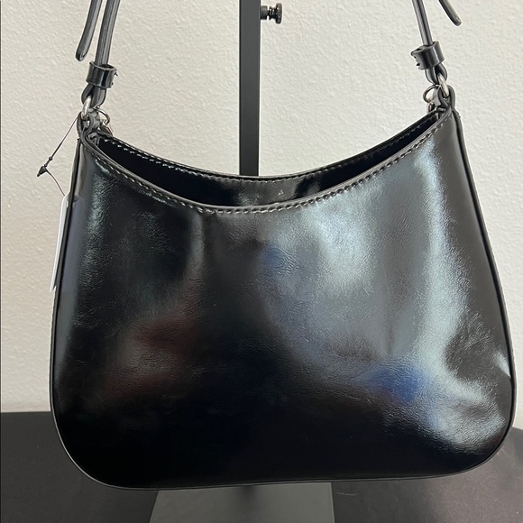Guess | Patent Classic Black Should Bag with Iconic Logo - Picture 6 of 10